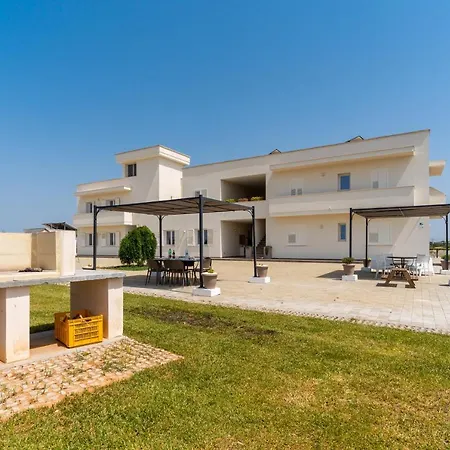 Le Scuderie 3 Apartment *